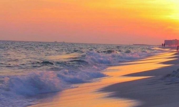 Miramar Beach House | Gulf Winds East Townhouse. 2 minute walk to private beach