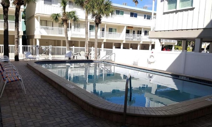 Indian Rocks Beach Apartment | Gulfside Villas by Florida Lifestyle Vacation Rentals
