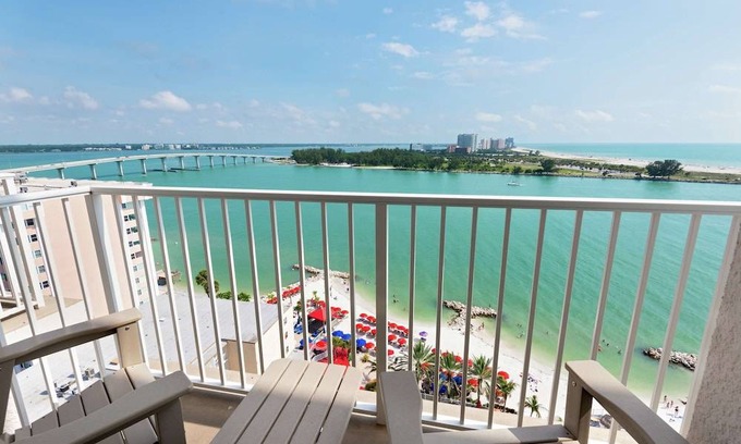 Clearwater Beach Hotel | Hampton Inn and Suites Clearwater Beach