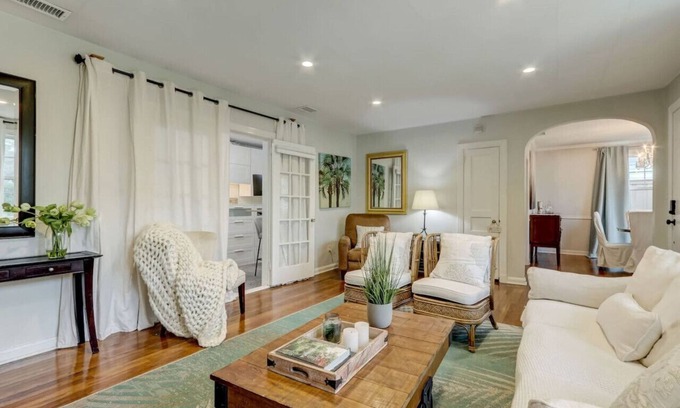 Fairfax House | Happy Coastal Cottage for 6