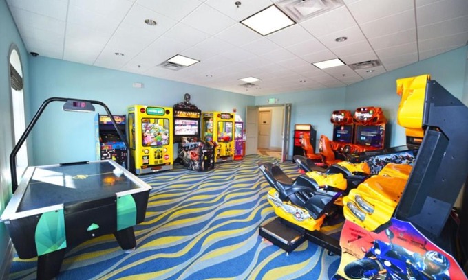 Davenport House | Happy Nemo Accommodates Large Groups with Ease!