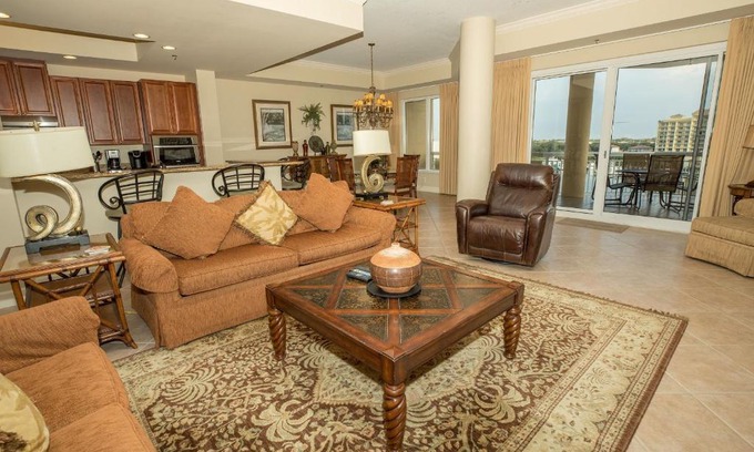 Holiday Isle Apartment | Harbor Landing 502A Destin Condo