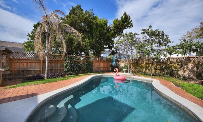 Jacksonville Beach House | Heated Pool Pet friendly Home