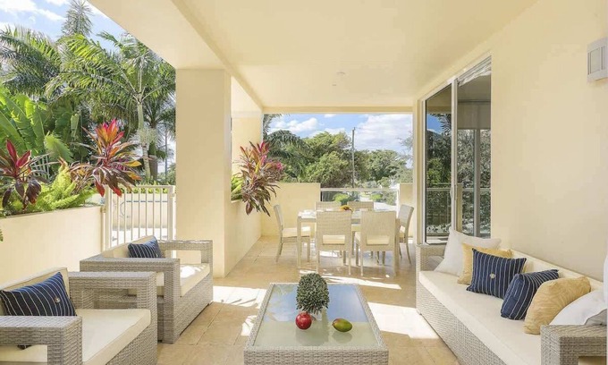 Deerfield Beach Apartment | Hemingway 3 Bedroom Condo 2 Blocks from the Beach