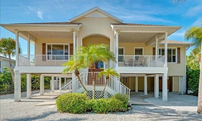 Golden Beach House | Homes-240 Wheeler Rd