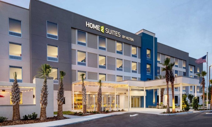 Lake Mary Hotel | Hotel ∙ 127 guests