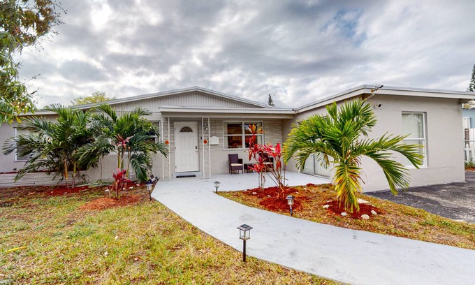 Pompano Beach House | House ∙ 2 bedrooms ∙ 4 guests