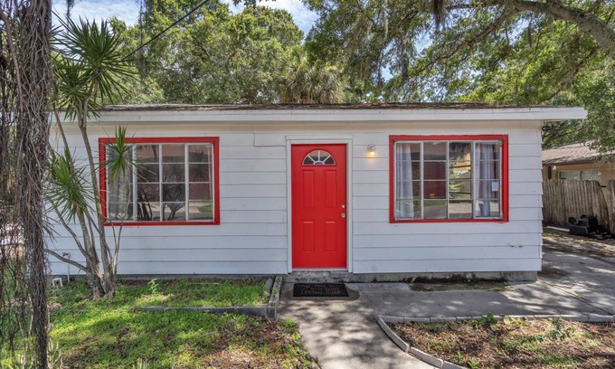 Gillespie Park House | House ∙ 2 bedrooms ∙ 6 guests