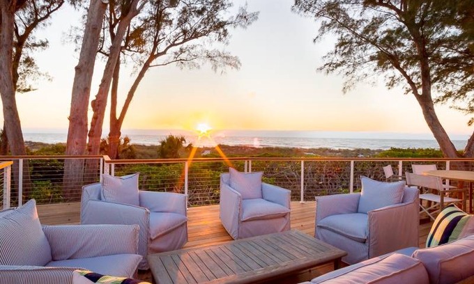 Wulfert House | House ∙ 4 bedrooms ∙ 12 guests