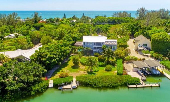 Wulfert House | House ∙ 5 bedrooms ∙ 10 guests