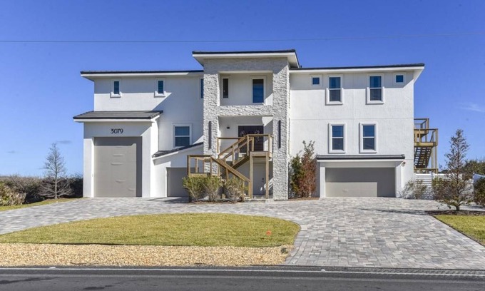 Painters Hill House | House ∙ 8 bedrooms ∙ 18 guests