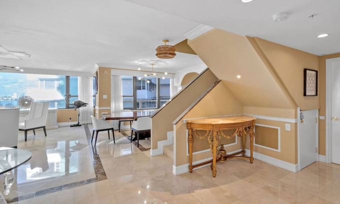 Mid Beach Condo | Huge Beachfront Lux Condo 2400sqft 5 Bedroom 5 Bathroom with Ocean and Bay Views