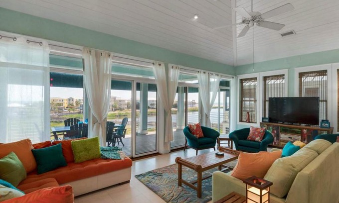 Holiday Isle House | It Doesn't Get Any Better at Destin Pointe