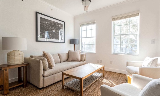 Wellington Apartment | Kasa | Modern 1BD + Pet Friendly | Wellington