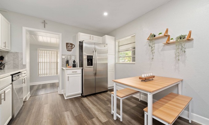 Azalea Park House | King suite, Entire house ,Perfect vacation, Orlando π
