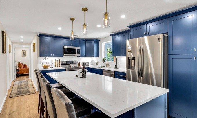 Laurel House | La Niña 5 minutes to Nokomis Beach. Fenced in Yard Pet-Friendly!