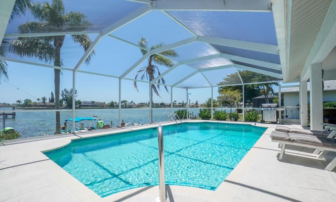 Fort Myers House | Lake Home With Heated Pool In Perfect Location