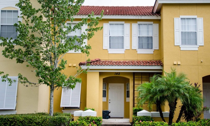 Lake Berkley House | Lake View 3 Bedroom Villa. Enjoy Private Hot Tub!