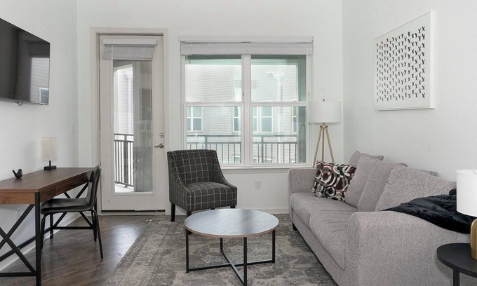 San Marco Apartment | Landing | Chic 1BD, Gym, Clubhouse