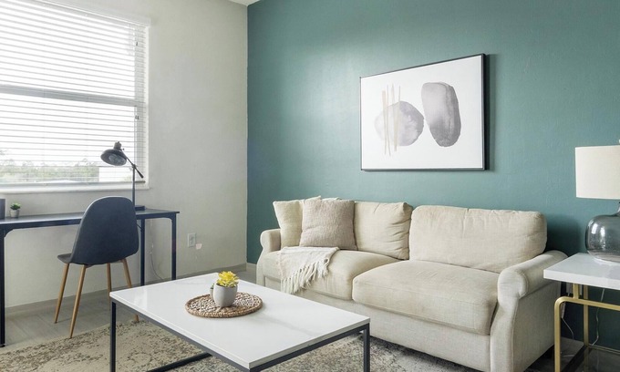 Eastwood Village Apartment | Landing | Stylish 2BD, Gym, Clubhouse