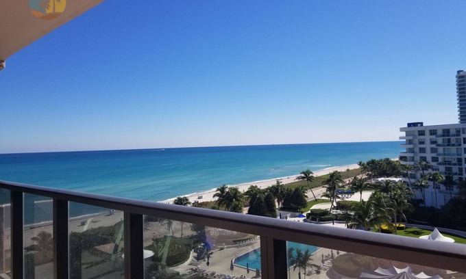 Seybold Apartment | Large Modern 4 Bedroom Beautiful Ocean Views-1003