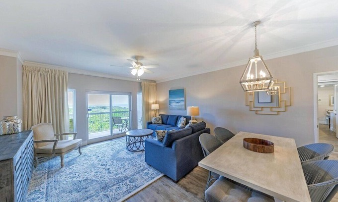 Sandestin Condo | Large Private Beach Access! Pickleball, Mini Golf, Basketball, Pools, Hot tub!