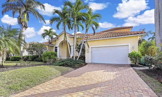 Marco Island House | Large waterfront home w/all-day sun on pool