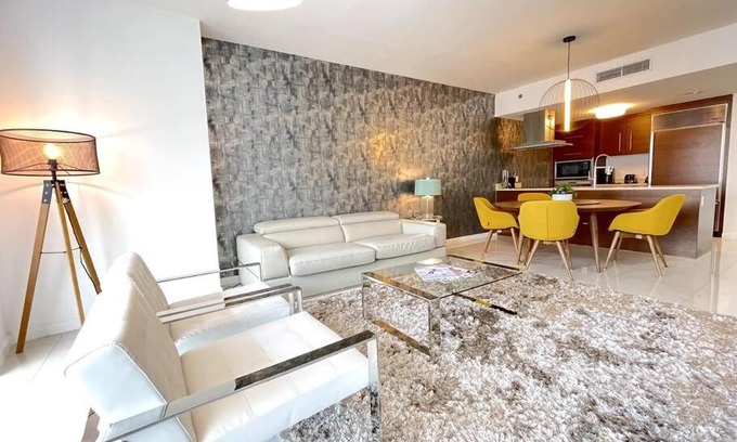 Downtown Miami Apartment | Lovely 1 Bedroom with bay view