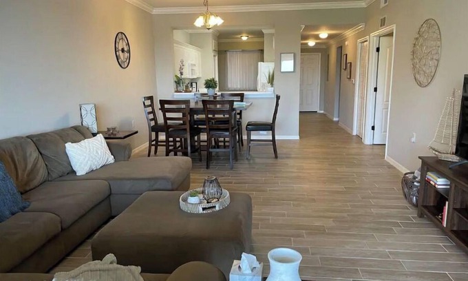 Biggar Condo | Lovely 2 bedroom+den, 2 bath condo in gated community