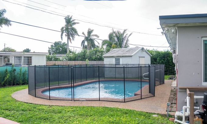 Sunset House | Lovely 3-bedroom house with pool in vibrant Miami