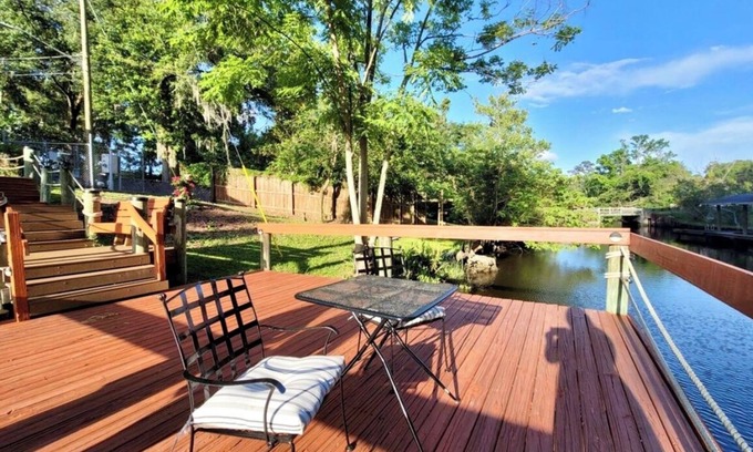 Jacksonville Condo | LOVELY CONDO! PEACEFUL CREEK VIEWS! VERY TRANQUIL & SAFE.