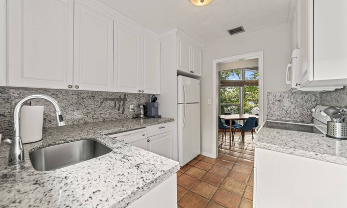 Victoria Park Condo | Lovely Condo with Private Yard and BBQ