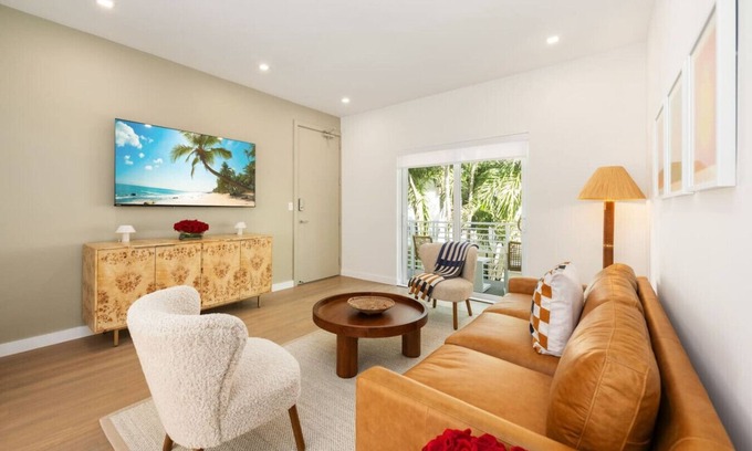 West Avenue Condo | Lux Designer Apt | 2BR/2BA in Heart of Miami Beach