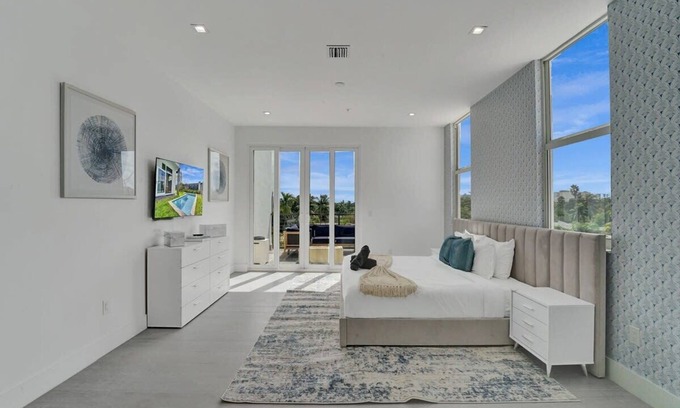 Lake Ridge House | Luxe NEW Modern Home with Pool - N