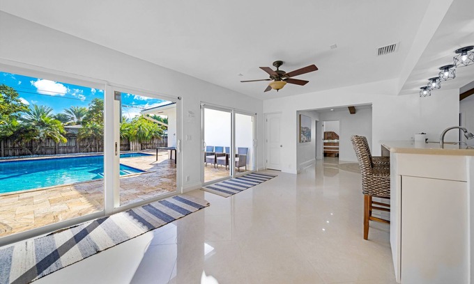 South Lake Villa | Luxurious Villa Beautifully Designed Interior Pool