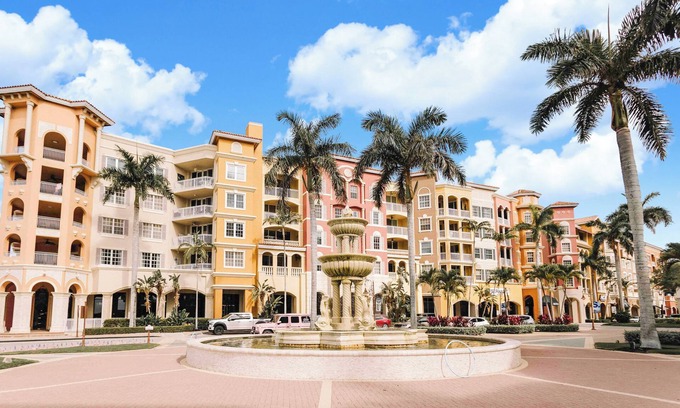 Redevelopment Area Condo | Luxury 2 Bed 2 Bath Penthouse Bayfront Condo off 5th Avenue