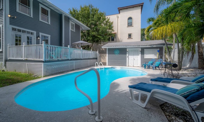 Tampa House | Luxury 3/2 with Pool, Outdoor Kitchen, Steps off Bayshore