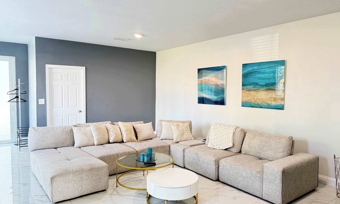Little Havana House | Luxury 4BR Miami Villa with Hot Tub and Gazebo!