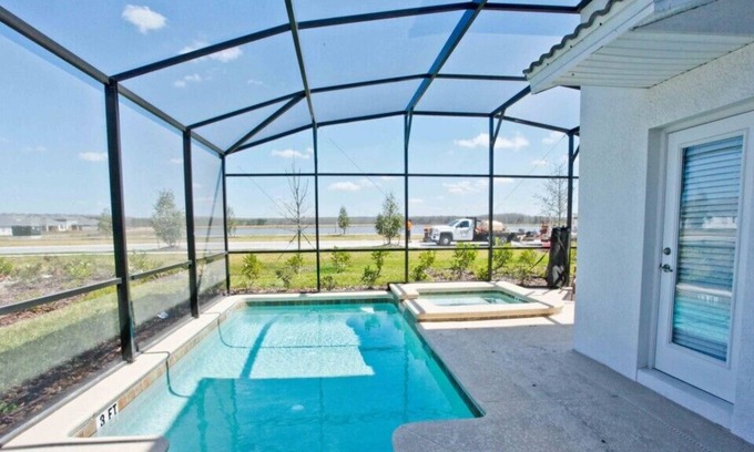 Kissimmee House | Luxury 5 bedroom with pool