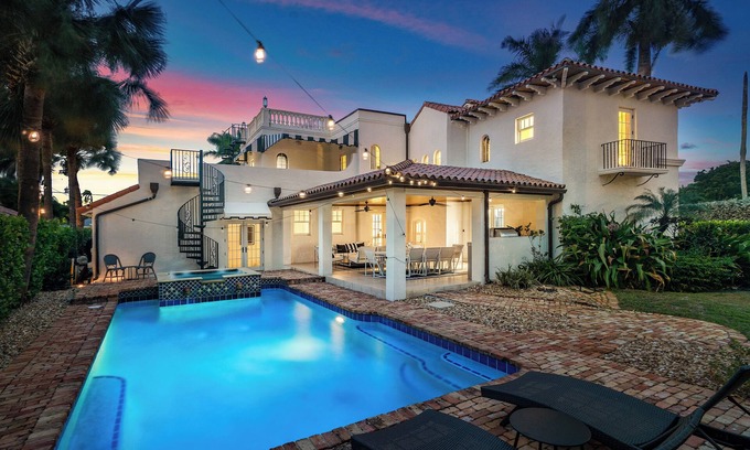Palm Beach - West Palm Beach House | Luxury Estate/Mins2Water/Pool+Hot Tub