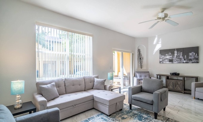 Regal Palms House | Luxury Resort Amenities - Bright and Modern Townhome