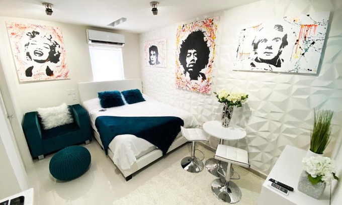 Downtown Hollywood Apartment | Luxury Studio Apartment IN Downtown! 23