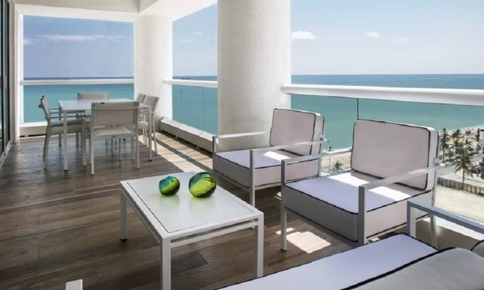Central Beach Apartment | Luxury Two Bedroom Oceanfront Residence