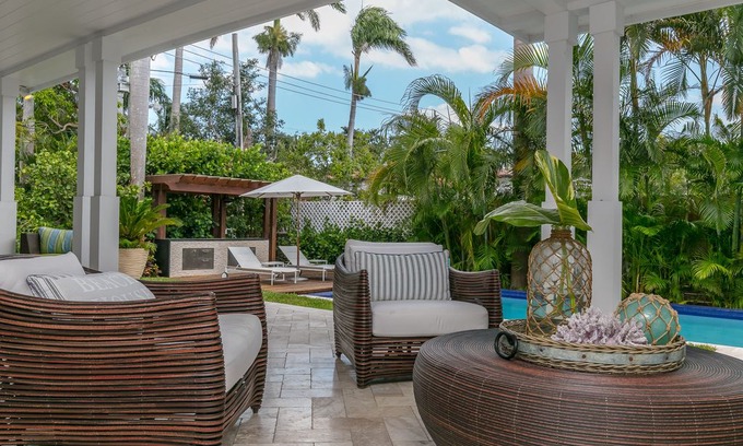 Northeast Coconut Grove Villa | Luxury Villa in Coconut Grove, two blocks from the ocean