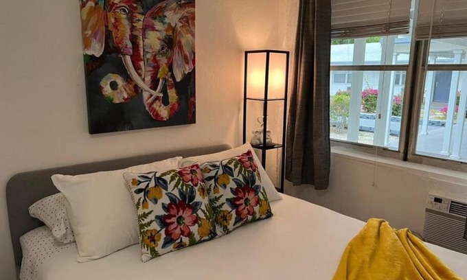 Parkside House | M - Lovely Budget Studio Fully Equipped at Hollywood