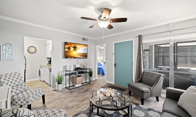 Madeira Beach Apartment | Madeira Beach Yacht Club 155B, 1 Bedroom, Sleeps 4, Heated Pool, Sauna, Pier