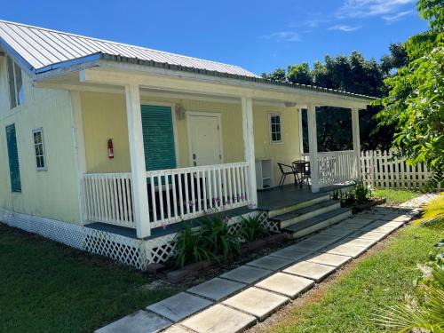 Homestead Apartment | Maria's Los Cirhuelos