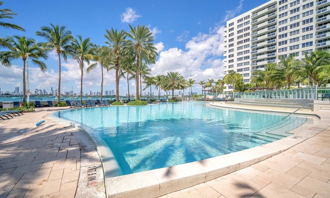 West Avenue Condo | Modern condo, Prime location Miami Beach
