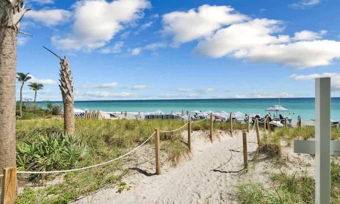 Hallandale Beach Apartment | Modern Ocean Canal View Condo Beach Service 2704