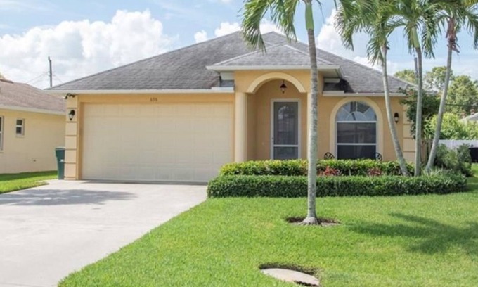 Naples Park House | Naples Beaches Await You in This Lovely Immaculate Home!